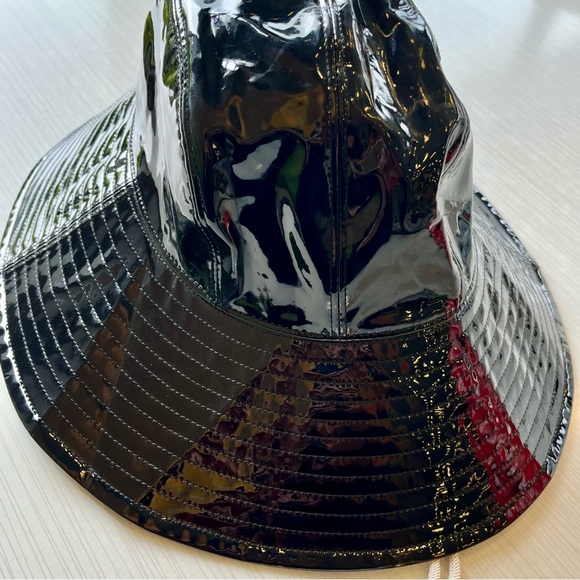 NWT Tory Burch Drawstring Logo Glossy Black Bucket Hat main image 7